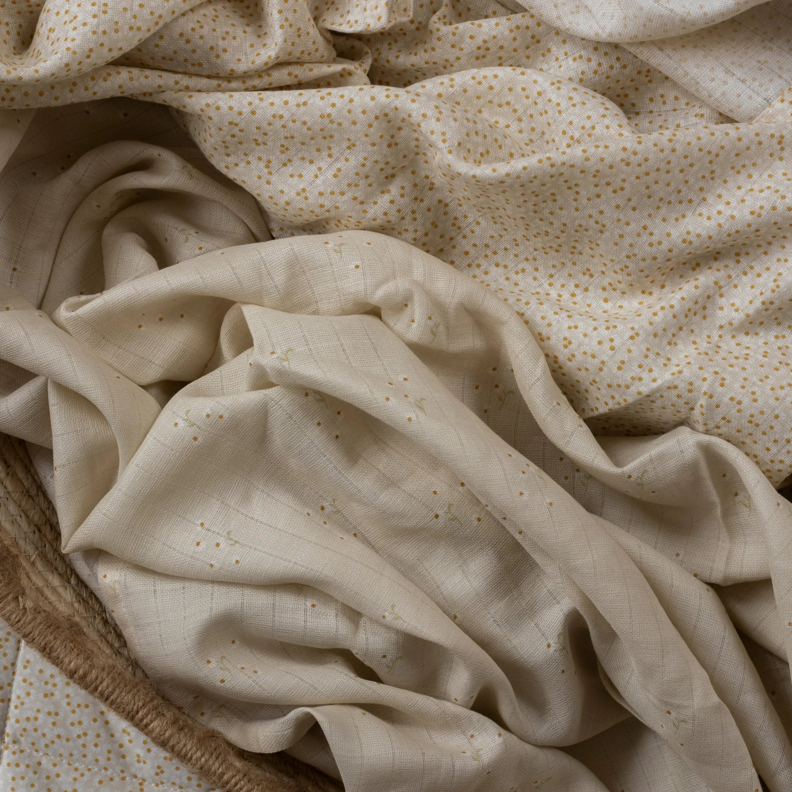 Muslin Swaddles, Set of 2 - Wild Chamomile - Image 3